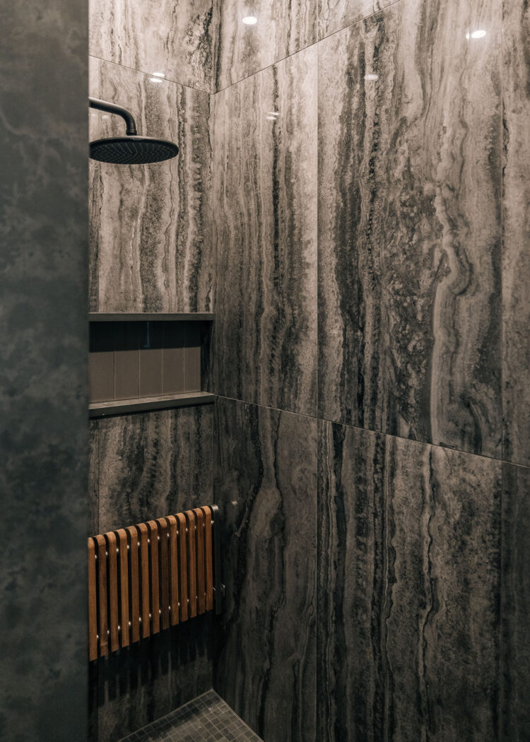 15.RiversEdge_PrimaryBath_01-2x 15.RiversEdge_PrimaryBath_01-2x